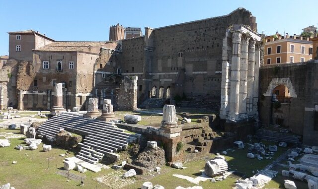 10. Forum Etkin ile Kültürel Konular Üzerine Derinlemesine Tartışmalar 10. Forum Etkin ile Kültürel Konular Üzerine Derinlemesine Tartışmalar